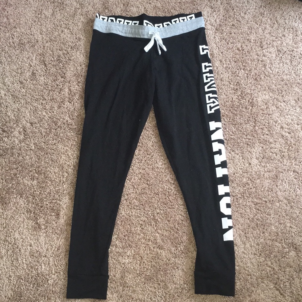 Pink Victoria’s Secret Leggings 🌹